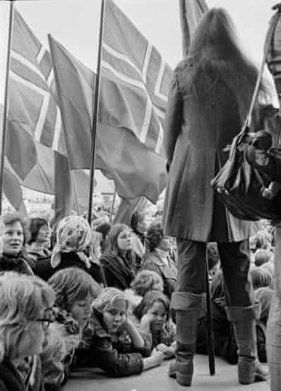 On 24 October 1975, 25,000 women gathered on streets of Reykjavik (Iceland population 220,000) and 90% of female population did not go to work, cook, clean or take care of children. It's a wake up call. Vigdis Finnbogadottir became Iceland's 1st female president 5 years later 4/7