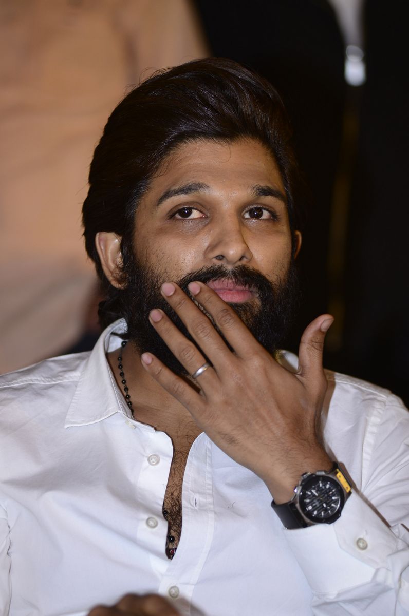 Alluluckysathi2's tweet photo. Look kummindi ๐ฅ
Smile + stylish hairstyle + beard ๐ฅ๐ฅโค๏ธ
Rachho Rachhasya Rachhobhyaha๐๐
@iamSushanthA #2020BoxOfficeWinnerAVPL
@trivikramcelluloid @alluarjunonline @hegdepooja @iamsushanth https://t.co/ODzqyrJ8wd