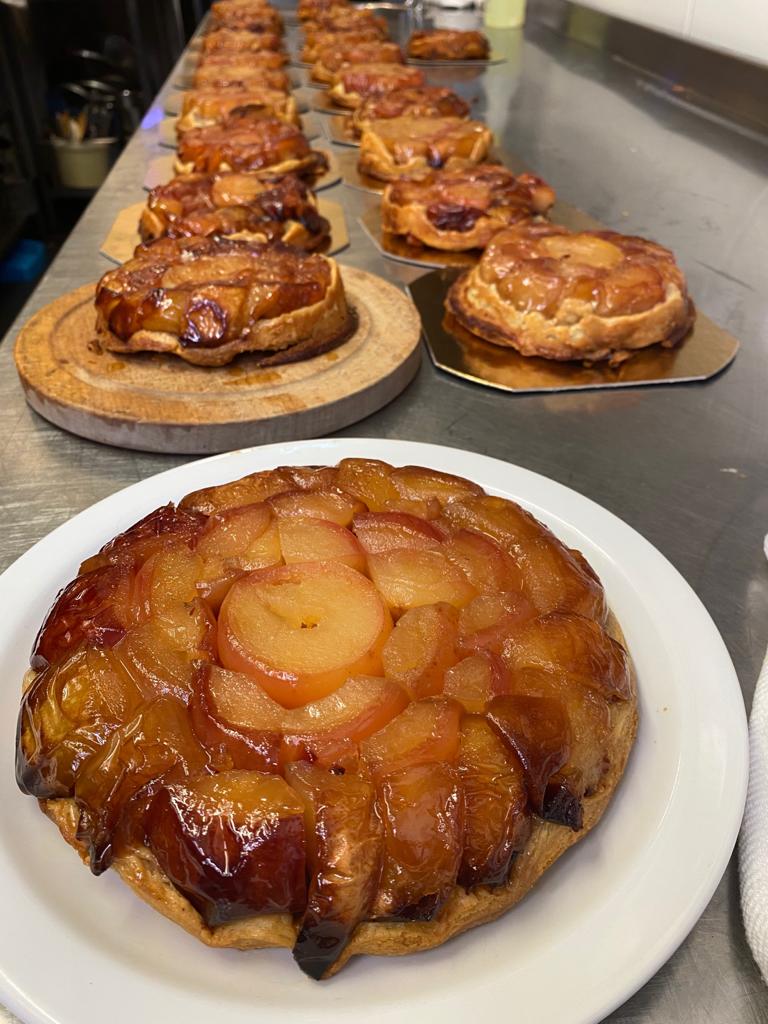 Lescargot_Edin's tweet photo. This week’s take-away menu is now LIVE!
Order line opens at 10am.
https://t.co/dSUQK6jQ3s
#caillettes #tartetatin #soupedepoisson #apotee https://t.co/LeuuVNpfy8