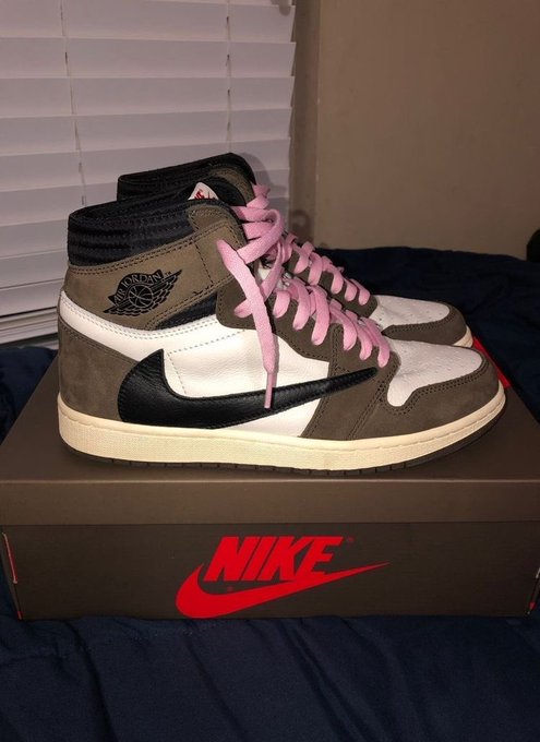 Rave_onit's tweet photo. Up and awake we give thanks....make sure u pass through @ransfordcloset for all the dope and quality sneakers ☔☔☔ https://t.co/5qkkJOh7oJ