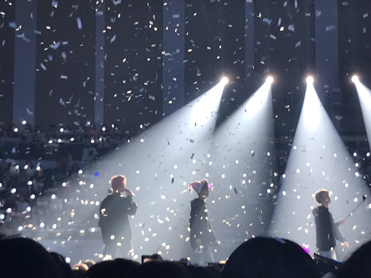 lightwo940330ms's tweet photo. 마스크 안 끼고 18년 콘서트 갔었을때가 그리워 https://t.co/FD4oelaWqF