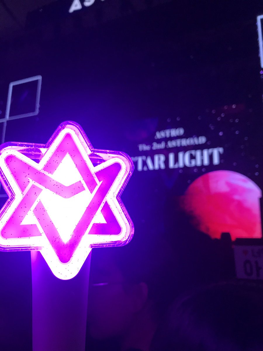 lightwo940330ms's tweet photo. 마스크 안 끼고 18년 콘서트 갔었을때가 그리워 https://t.co/FD4oelaWqF