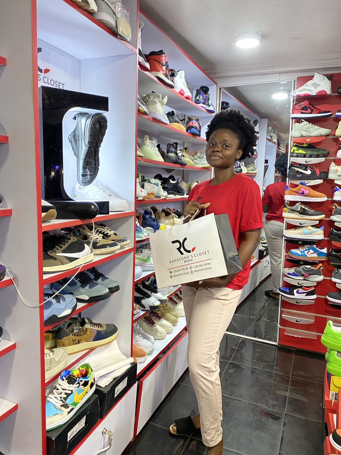 Rave_onit's tweet photo. Up and awake we give thanks....make sure u pass through @ransfordcloset for all the dope and quality sneakers ☔☔☔ https://t.co/5qkkJOh7oJ