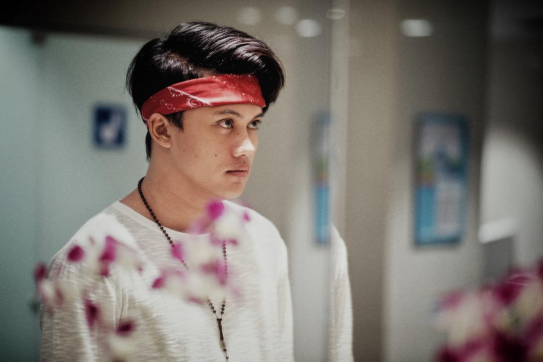 - despite being a son of famous entertainer, he’s actually went to countless castings to get that acting gigs in his early days (anti privilege king!!)