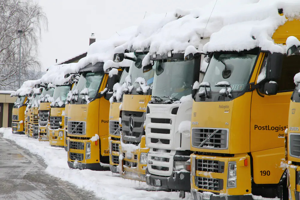 AVIAINTL's tweet photo. According to @Blickch the @swisspost started to operate their first emitionless #hydrogen truck to transport their shipments.
What are your New Year's resolutions for 2021?
Link (German only): https://t.co/E5Do3VpnHD
#alternativeenergy #renewableenergy #AVIAINTL #greenhydrogen https://t.co/vC0DzMnnlv
