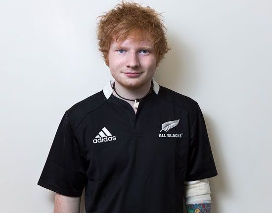 Ed Sheeran? That guy CANNOT STOP WEARING ALL BLACKS JERSEYS