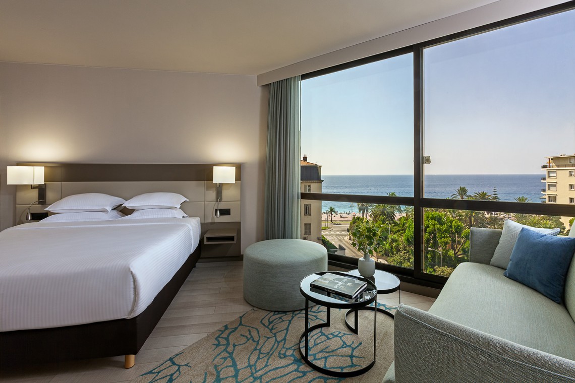 Et si vous succombiez au charme de Nice avec une chambre avec vue ? 😍
---
@ACHOTELNICEBYMARRIOTT #nice #travel #francetourisme #cotedazur #promenadedesanglais #ignice #voyage #france