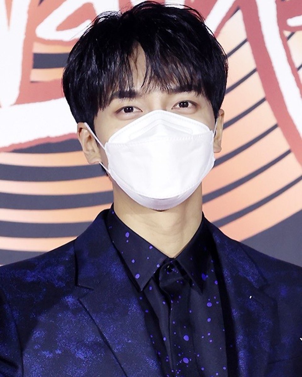 lsg_myanmar's tweet photo. [09/01/2021] 💕Lee Seung Gi💕35th Golden Disc Awards HQ Press Photos 😍 

crd: naver 

#GoldenDiscAwards #goldendisc 
#DigitalSongDivision 
@leeseunggi.official 
#이승기 #LeeSeungGi #လီဆြန္းဂီ
#イスンギ #李昇基  #parksodam
#LSGMyanmar #Myanmar_Airen #Airen @hookent3 https://t.co/Pu21S9ZXRv