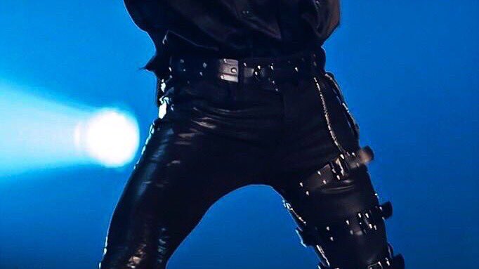 lvlyrh's tweet photo. HOSEOK’S LEATHER ACCESSORIES I FEEL DIZZY https://t.co/AubCIQAoKU