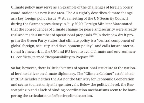 In its #Zeitenwende report of October 2020 @MunSecConf argued that Germany should create mechanisms for a #WholeOfGovernment approach on #climate issues. A cabinet-level climate coordinator mirroring @JohnKerry|s appointment seems like an excellent start
securityconference.org/assets/01_Bild…