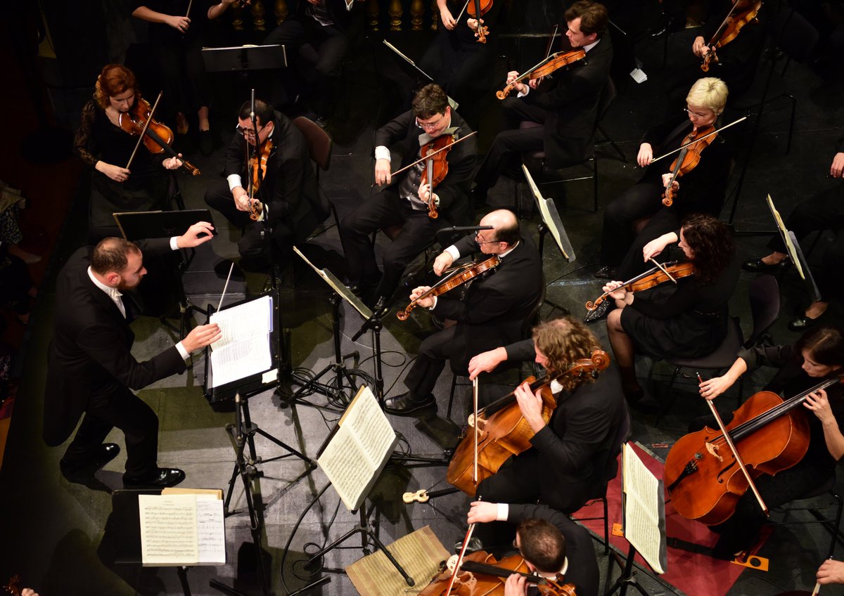 BaroqueFestival's tweet photo. 📸@MaltaPhil performing at @teatrumanoel during our festival last year!

They will be joining the Valletta Baroque Festival again this year, performing Stravinsky, Janáček and Bartók, conducted by Maestro Gianluca Marciano. 

Tickets here: https://t.co/KRQJZ6OM3y Photo: @MarkZC https://t.co/4mVbPmoNiY