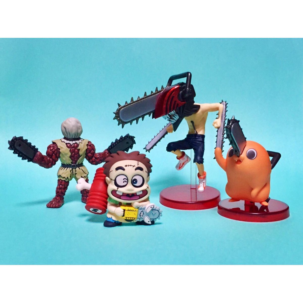 ZOOMOTH's tweet photo. chainsaw men⚠️⚠️⚠️⚠️

英語版のロゴとカブっている感🤝

#チェンソーマン https://t.co/YPGMoiis7B