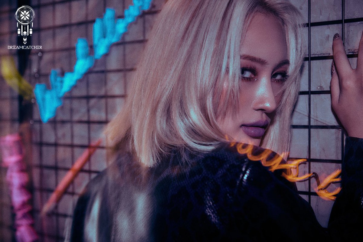 siyeonbeats's tweet photo. siyeon p@tayin mo na ako pls 🧎‍♀️ https://t.co/VJbTbHHKrI