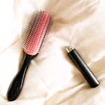 試してみて!香水を櫛にふって髪をとかすとふんわりしたいい香り!