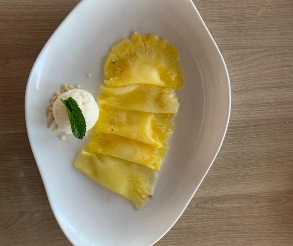gruparenal's tweet photo. ¿Existe una mejor combinación que el carpaccio de piña y el helado? ¡Para nosotros es la mezcla perfecta!
Prueba el carpaccio de piña con helado de coco de Xup,Xup Restaurant🥥 😍

#GrupArenal #XupXuprestaurant #restaurantesbarcelona  #Barceloneta #carpacciopina #heladococo https://t.co/6DW42ZTycV