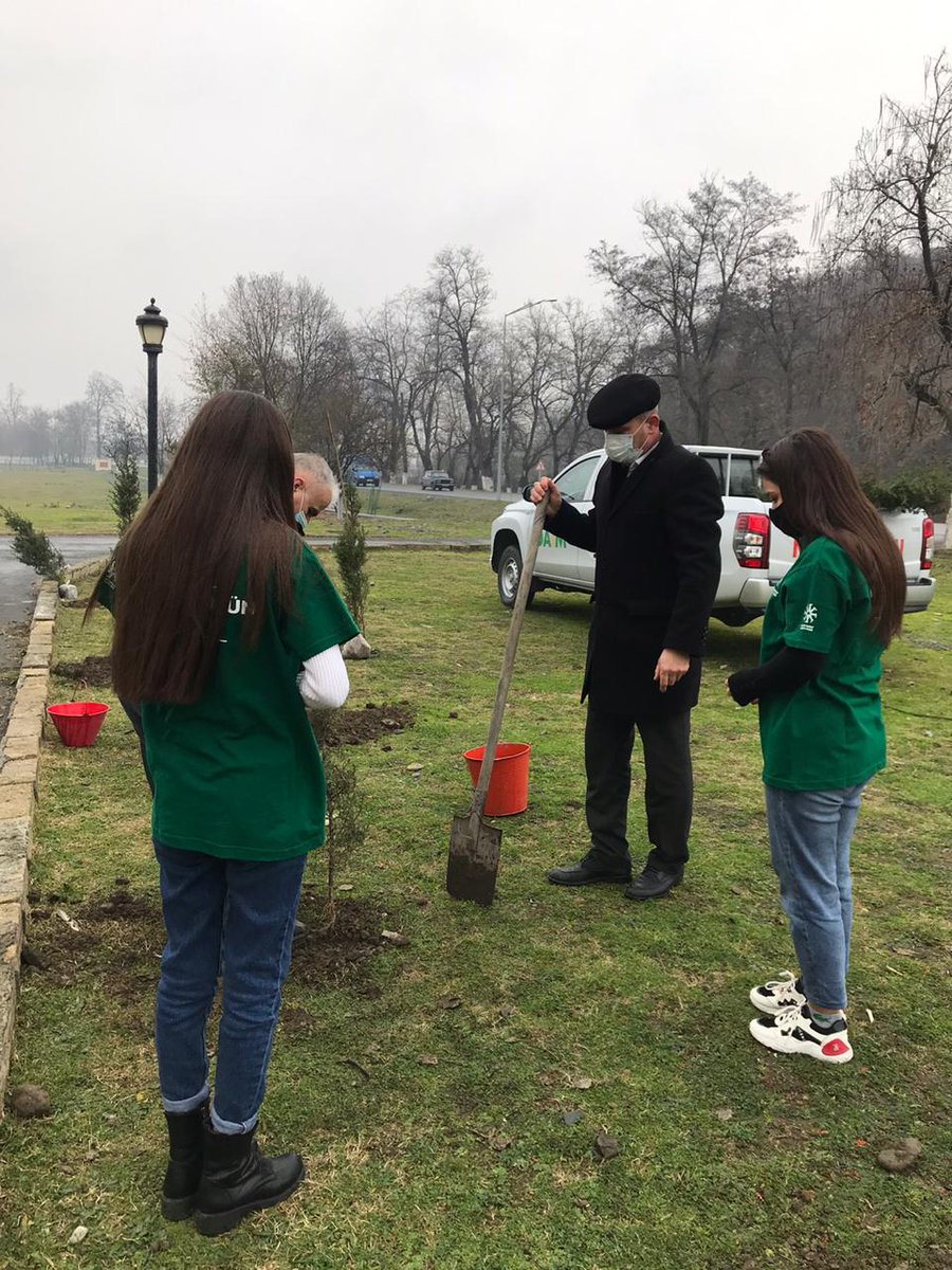 agrovolunteers1's tweet photo. "Aqrar İnkişaf Könüllüləri" Təşkilatı Zaqatala DAİM nümayəndəliyinin könüllüləri ağacəkmə aksiyasını həyata keçirib. 

#AİK #agrovolunteers https://t.co/ugKA3ONNsc