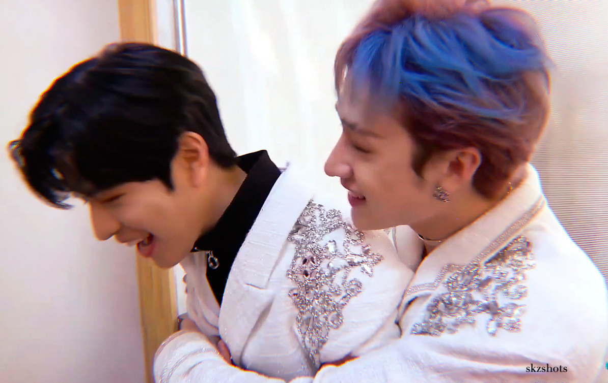 skzshots's tweet photo. 🐶 : i hate you
🐺 : i love you too seungmin https://t.co/hzm14bvYE9