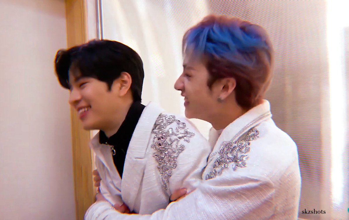 🐶 : i hate you
🐺 : i love you too seungmin