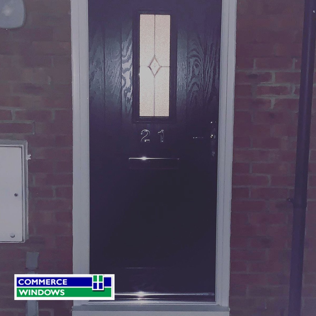 CommerceW's tweet photo. Take a look at this new door fitted in Rushden during the evening.
The choice of a black #door is very stylish, working well with the exterior design of the home.
#Composite #CompositeDoors #EntranceDoor #KerbAppeal #LiniarProfiles #UPVCDoors #UPVC #PinnacleWindows https://t.co/KDv1z0TzCj