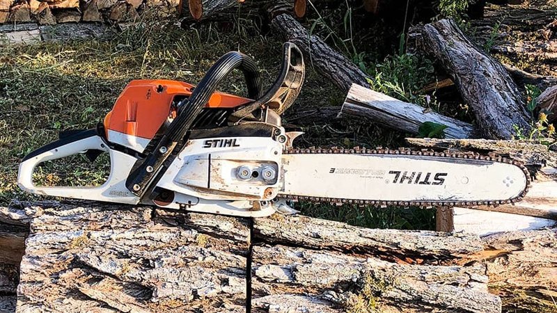 STIHLinTURKIYE's tweet photo. Palanın düzenli aralıklarla çevirilmesi tek taraflı yıpranmayı engeller ve palanızın ömrünü uzatır.💡 Bunu yapmak için en ideal zaman zincir değişimi yaptığınız zamanlardır. 💪
#STIHL #motorlutestere #pala #zincirdeğişimi https://t.co/Q28DdxguvF