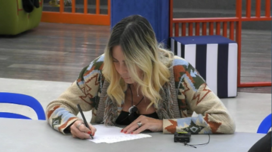grande_flagello's tweet photo. Prova di poesia:
Viperelle,
anime belle:
un solo regno,
una sola pelle.
Unitevi tutte
come sorelle:
io vostra regina,
voi mie Viperelle.
#sovip #tzvip #gfvip https://t.co/1xhDqWDmVr