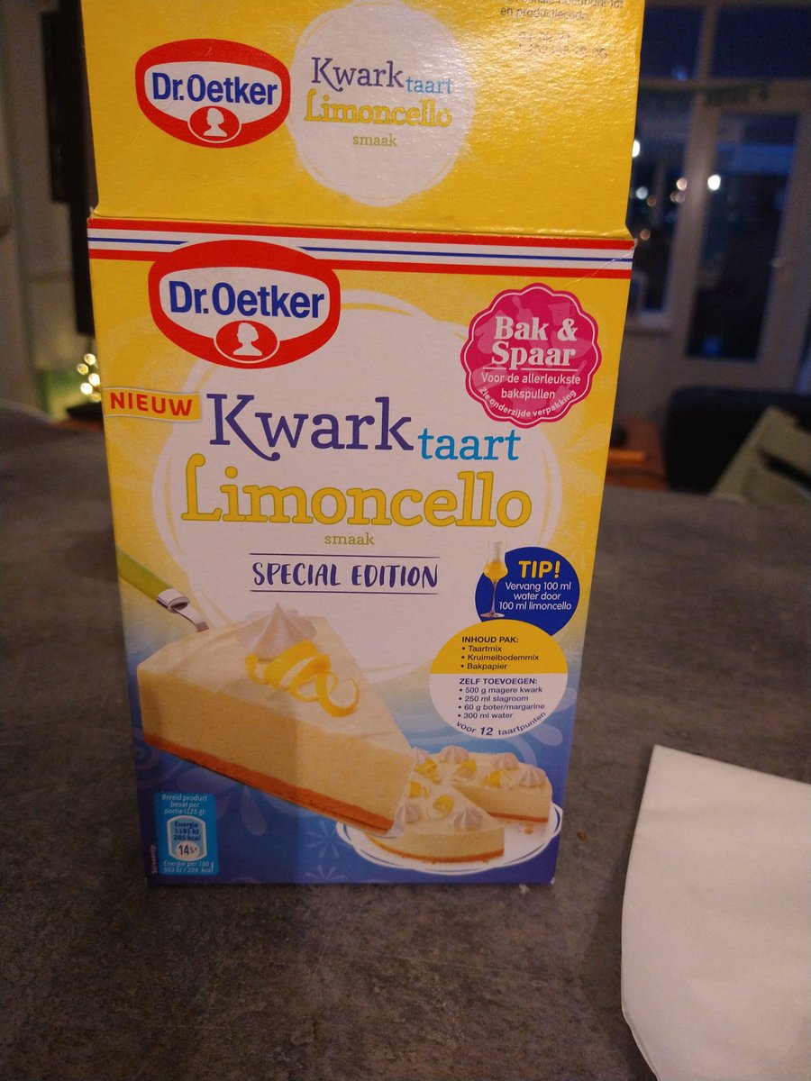 Therese_zs's tweet image. Dryjanuari valt me iets zwaarder dan normaal. Daarom krijgt de kleuter limoncello kwarktaart voor d'r verjaardag. #workaround