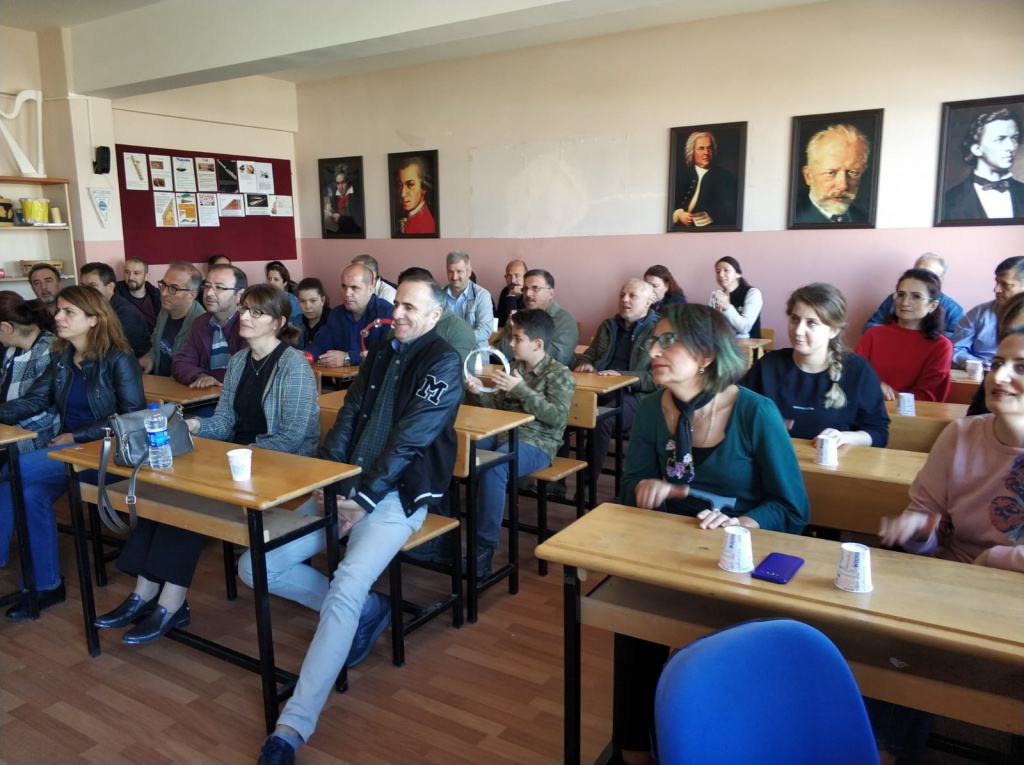 SalihliNFKSBL's tweet photo. Mesleki çalışmalarımız her zaman ki gibi eğlenceli ve öğreticiydi. Ritm çalışmamızdan...

 #salihlideegitim @SalihliNFKSBL, 
@tcmeb @ziyaselcuk @mdikici45 @il_mem_45 https://t.co/SICshdAudy
