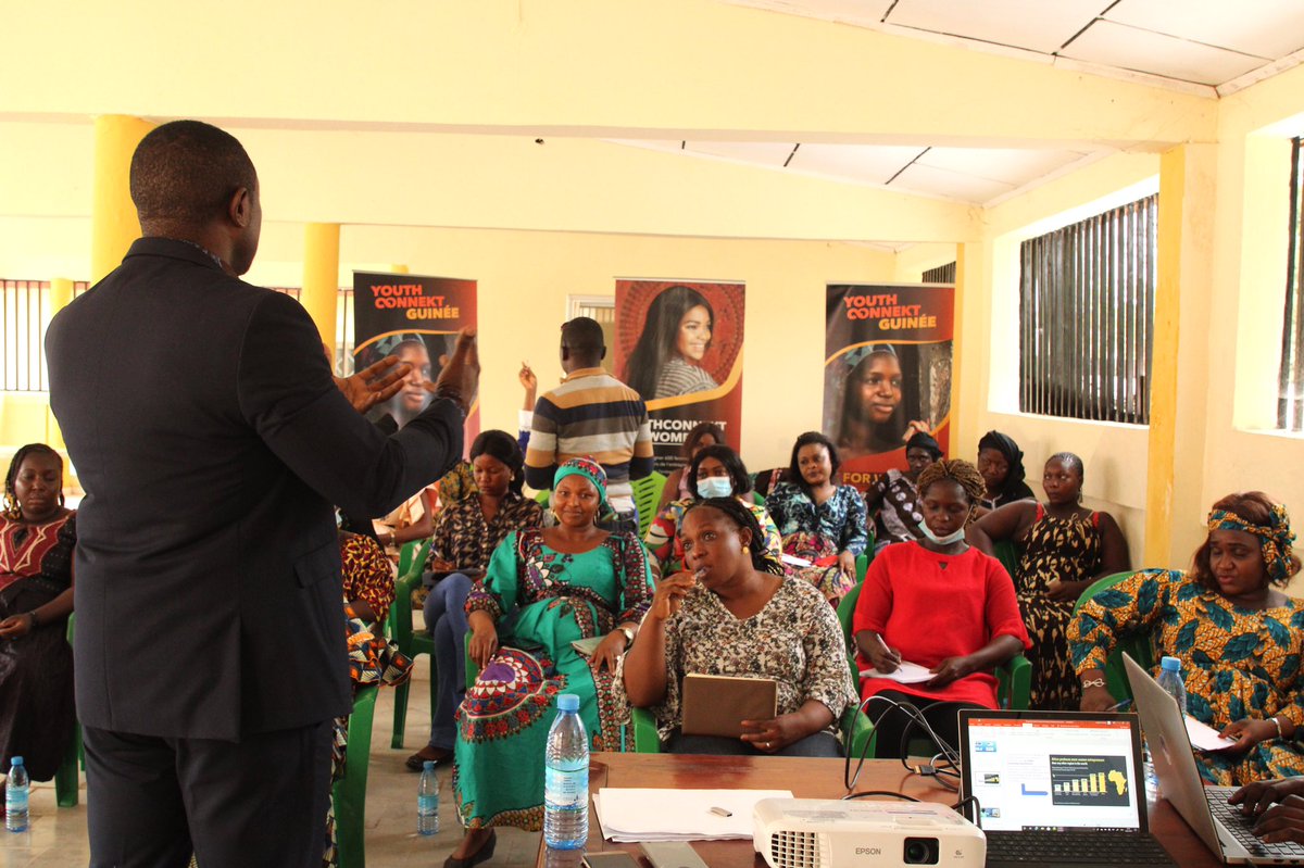 YouthconnektGN's tweet photo. #FORMATION
Après Conakry, le parcours des jeunes femmes entrepreneures a démarré ce jour à Dubreka.
Modules du jour:
✅ Initiation à l’esprit d’entreprise
✅Formes juridiques des entreprises
✅Techniques de vente
#Entreprendre #MondeRural #600femmes #Mentorat #Formation https://t.co/PtOnNQKCuQ