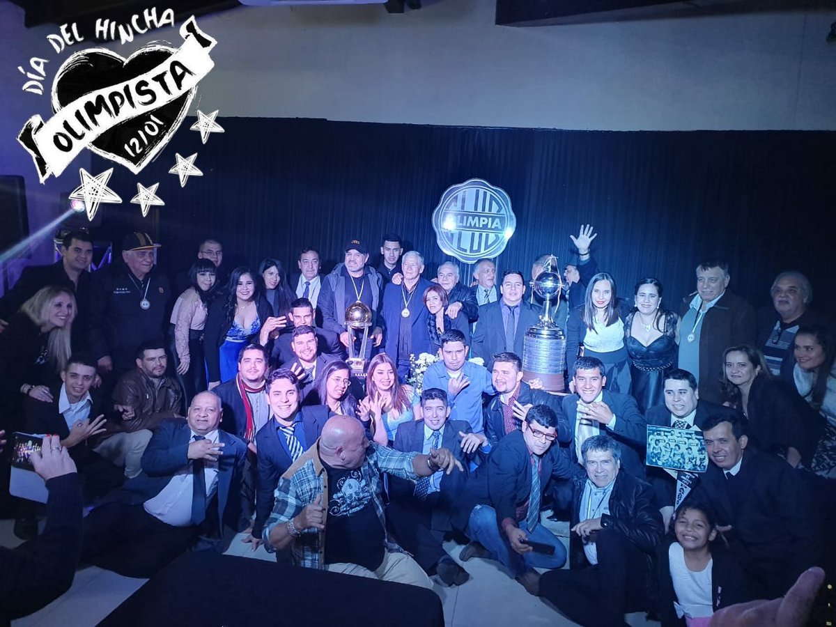 Feliz dia del hincha olimpista plasmada en esta foto de homenaje a los campeones inolvidables!