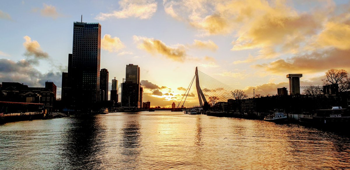 #Rotterdam #zonsondergang @010bynight @rotterdam @RotterdamInfo