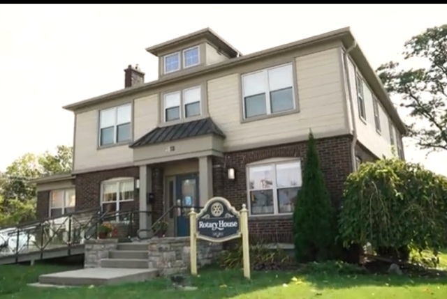 pathstonemh's tweet photo. DYK...we have a variety of sites where we offer #kidsmentalhealth programs? Check out our guided video tour - site #3, which is our Lived In Treatment Services- Rotary House offering intensive couns. &amp; treatment w/ 24/7 support from counsellors in #Nfalls 
https://t.co/BrS0uAkHD9 https://t.co/aT0XwJSzU7