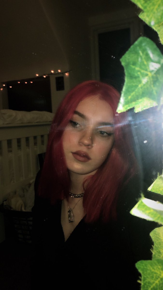 sleep0nyourside's tweet photo. how many whores have walked through that door? lain by my side and climbed in my mind? https://t.co/O2FqZVwpVY