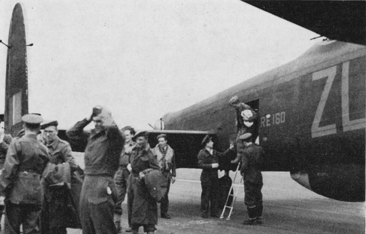 Halifax LV985, ZL-K of 427 (Lion) Squadron RCAF. /17