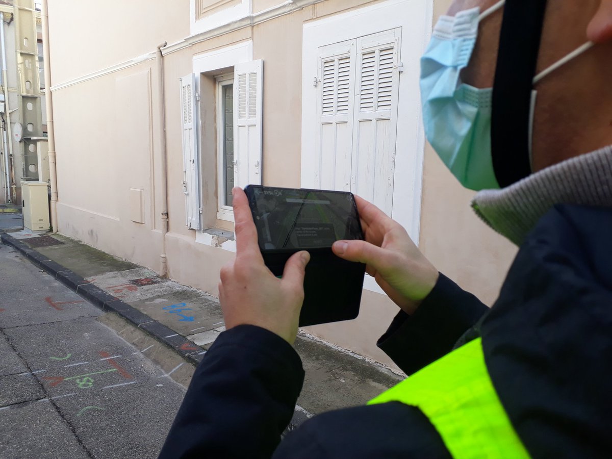 Test de #RA réalité augmentée sur 2 chantiers de #GRDF à #Marseille et Martigues, une expé sur le marquage au sol des ouvrages! 📲et passer les données carto dans une nouvelle dimension.🌏Merci à la Dél #travaux Arnaud CA Ingénierie PACA et à la Carto <a href="/AnneMagaudPro/">Anne Magaud</a> <a href="/CAucomte/">Christian AUCOMTE</a>