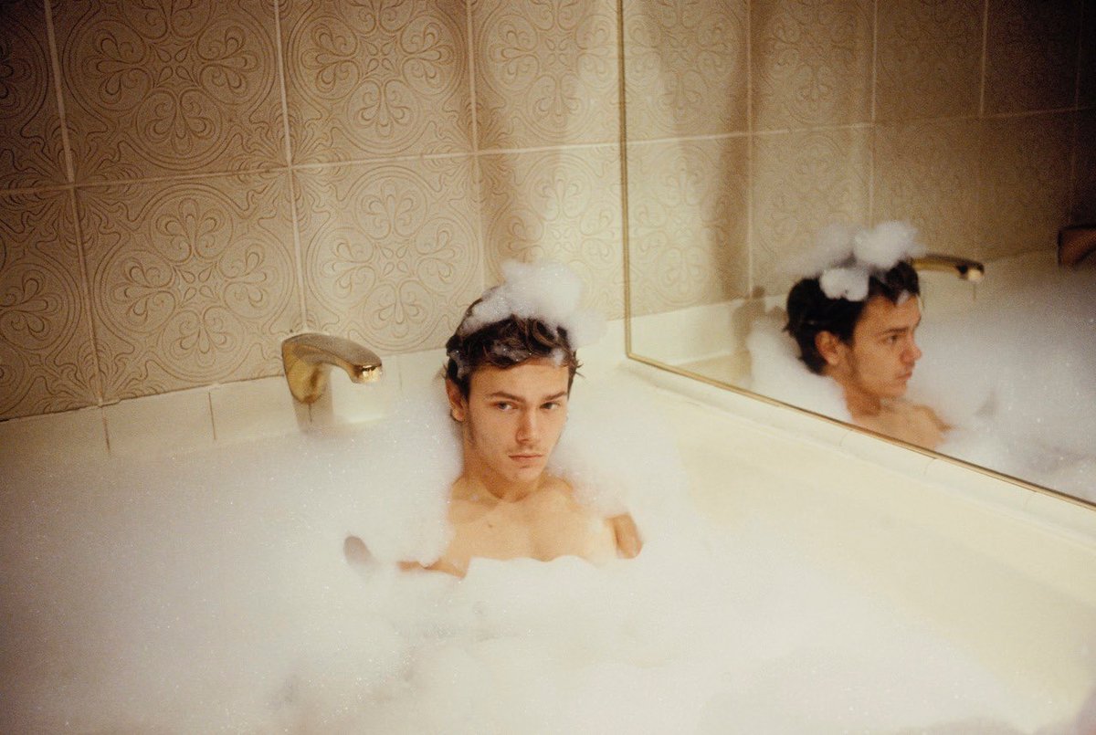 LostInFilm's tweet image. River Phoenix on the set of 'My Own Private Idaho' (1991, Gus Van Sant)