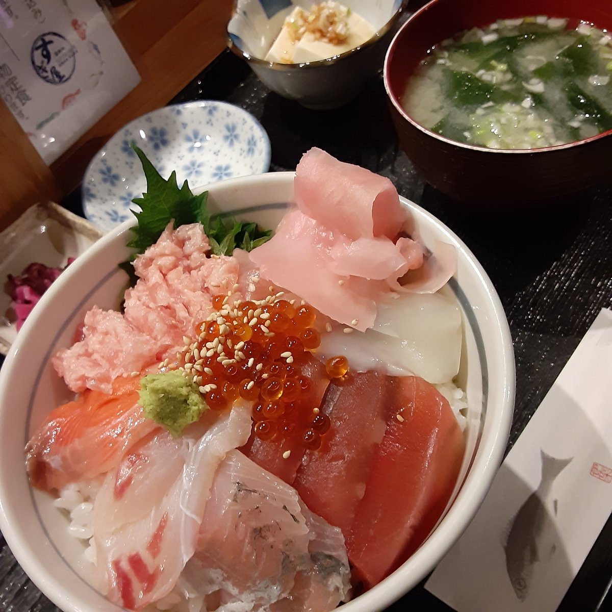 宿崎 岳大 伊豆 市 修善寺 の すぎ屋 で 海鮮丼 ランチ 頼んだのは おまかせすぎ屋丼 沼津港 直送の新鮮なネタが贅沢にのって 980 は安い テイクアウト 対応もありがたいね 伊豆グルメ 伊豆ランチ いいね伊豆 伊豆市いいね