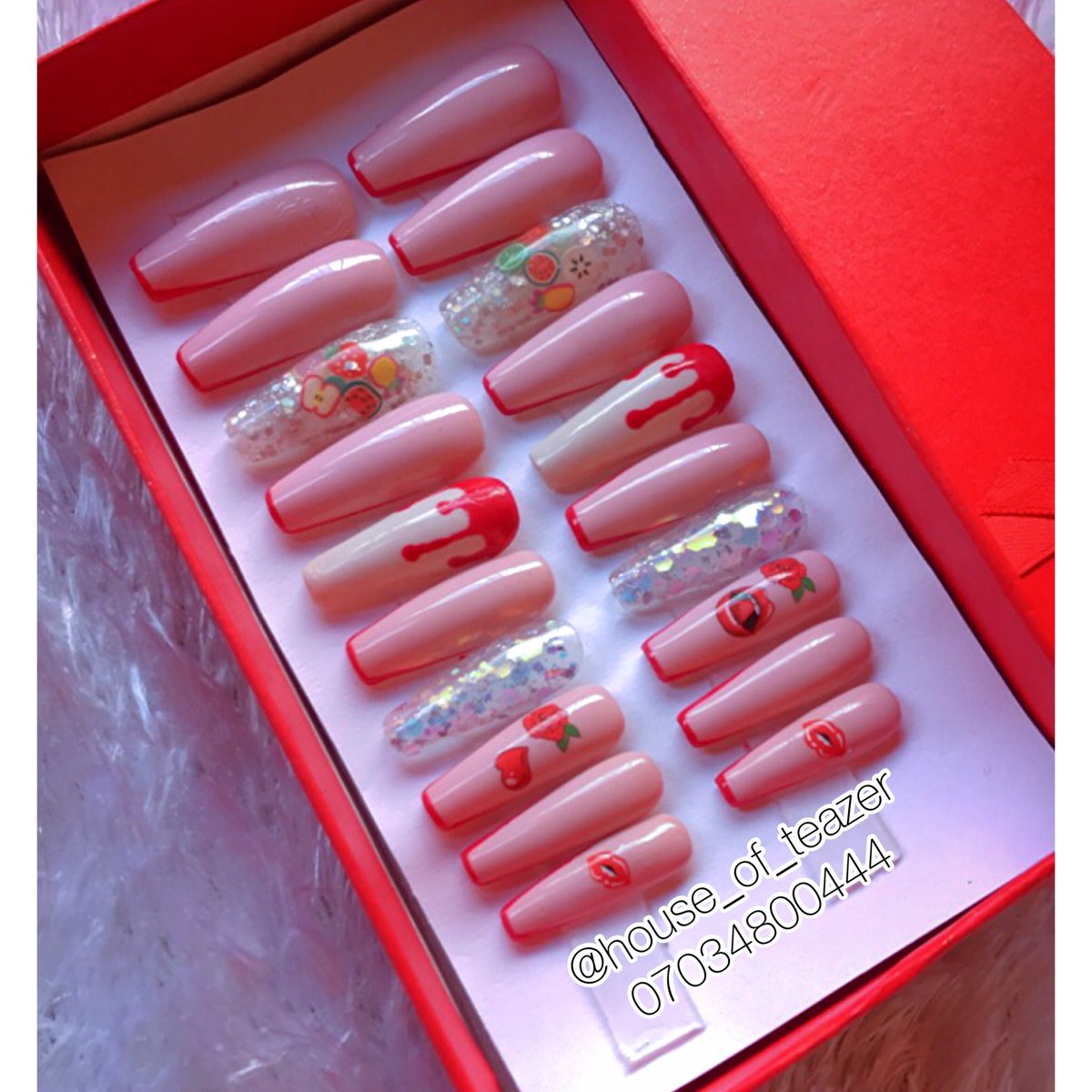 RETWEET PLS🙏
Pls help me get this nailset to the owner 🥰🙏. 
It’s a 20-in-1 set.(all sizes)
Made with Acrylic and Gel polish.
Highly reusable and it comes with full application kits. 
Price: 7k
Pls help retweet🙏🙏🙏
