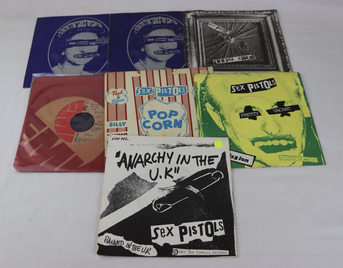 WessexAuctions's tweet photo. You want some #sexpistols then look no further than this Friday’s #vinyl & #memorabilia #auction - full catalogue here https://t.co/G9apZqQppd and worldwide shipping available on all lots! #punk #rarevinyl #rarepunk #punkrock #rareposter #poster #badges #retro #collectables https://t.co/m8Lk9lqZAa