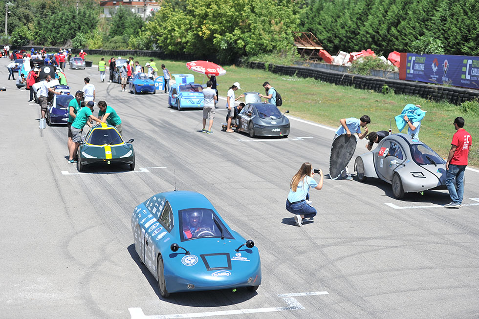 Elektromobil ve Hidromobil yarışmalarına katılacak takımlar için başta motor, sürücü, şasi/gövde tasarımı ve üretimi olmak üzere tüm süreç ile ilgili tasarım, üretim ve danışmanlık hizmeti veriyoruz! 
Detaylı bilgi için profilimizde yer alan bağlantılardan bize ulaşabilirsiniz.