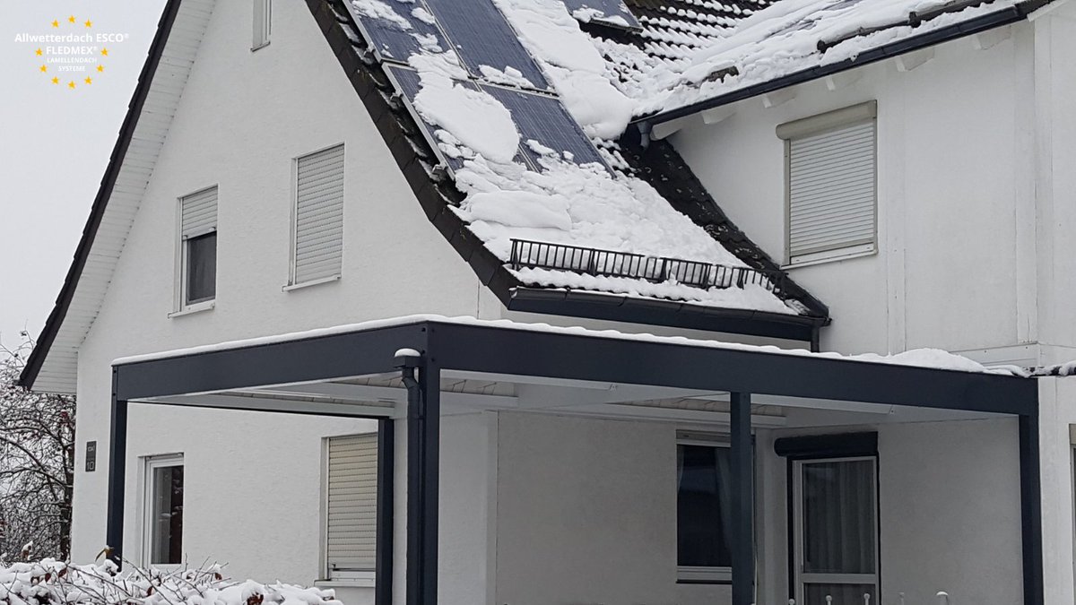 lamellendach's tweet photo. #letitsnow ❄️❄️❄️
Unsere winterfesten #lamellendächer werden statisch so gebaut, dass sie den örtlichen Schneelastangaben entsprechen und wenn erforderlich auch einer Schneelast von bis zu 460 Kilogramm pro Quadratmeter standhalten können. 💪 
https://t.co/Ya9LH1n0G7 https://t.co/EfSIU1hGhP