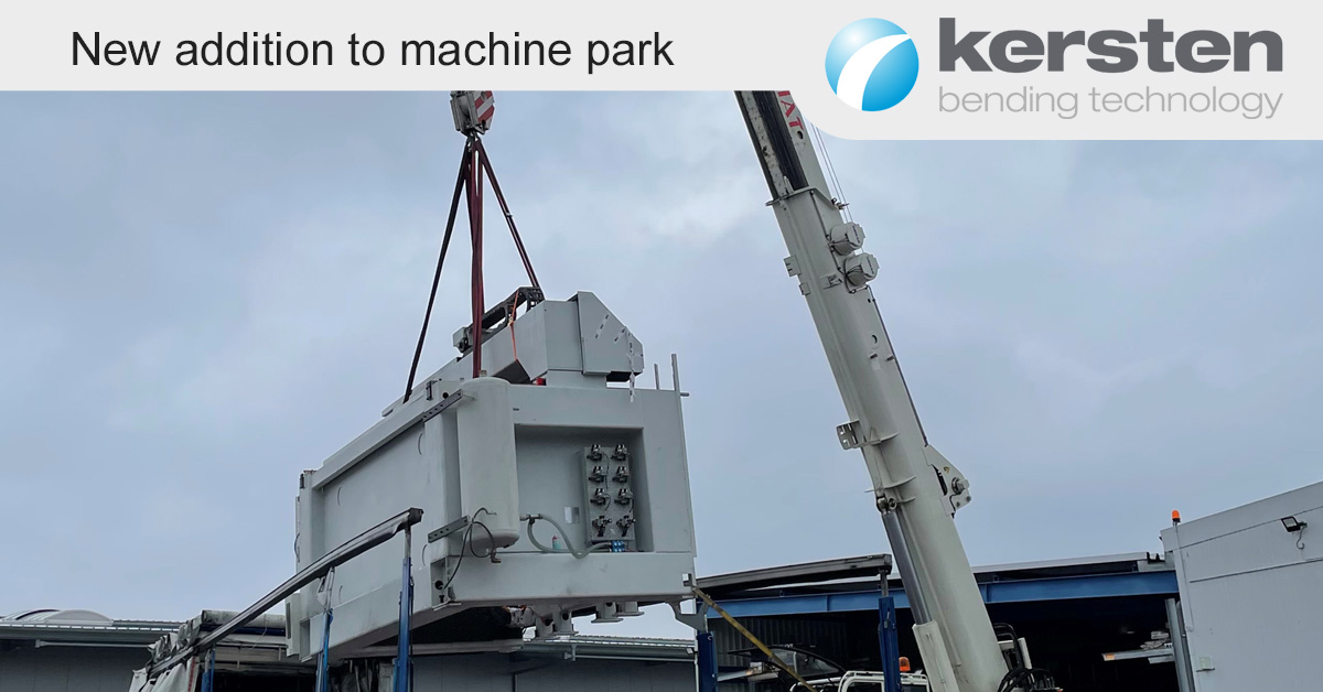 Kersten_Bending's tweet photo. What a beautiful start of the new year! 
We have invested in more capacity for machining curved aluminium profiles. Our second aluminium 5-axis machining center was delivered at our production site in Germany. 

#futureproof #aluminium #bending #technology #investment #machining https://t.co/yaynzj9HGD