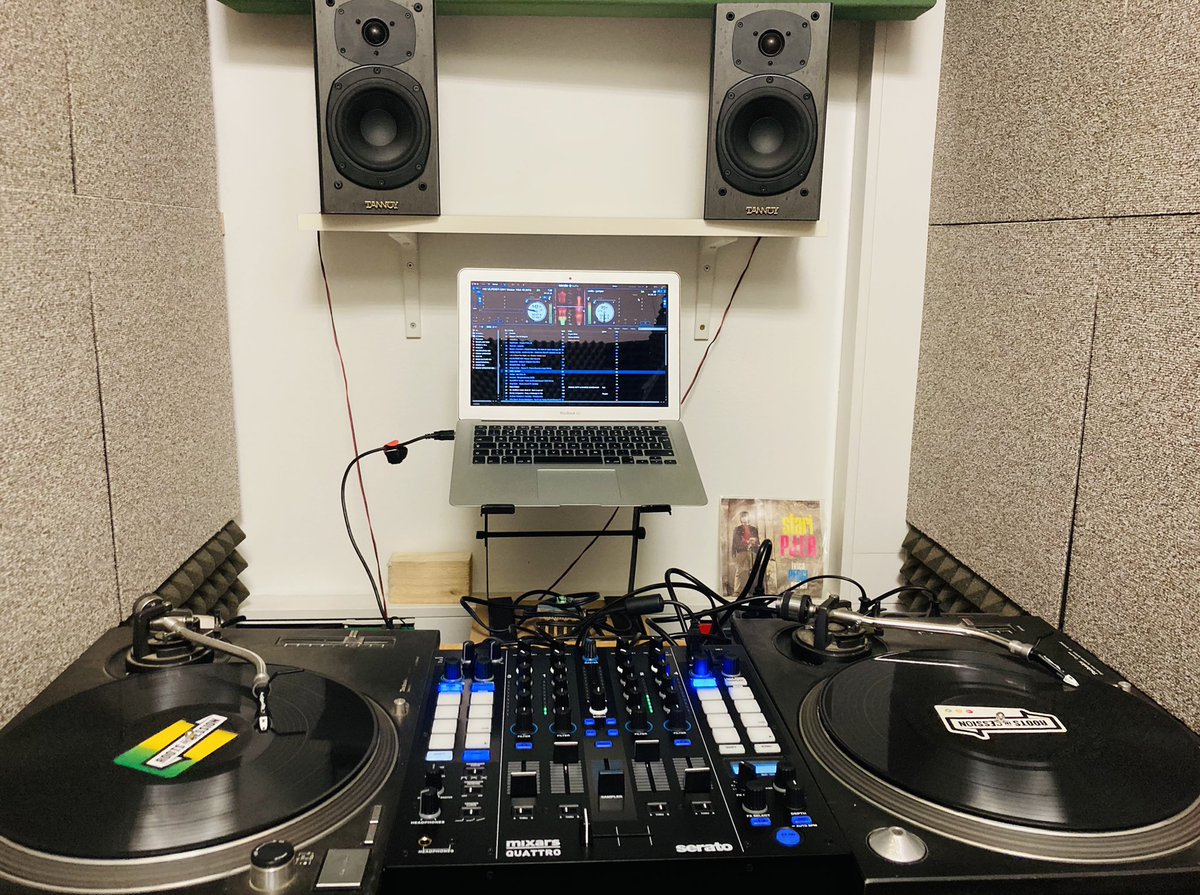 rootsinsession's tweet photo. Brand new dj mixer @mixarsofficial in tha house 🔊💣🎉🔥⛄️🦁
.
Let’s roll some chuuunes🔥🦁🔊📢
.
#djmixer #new #serato #mixars #quattro #dj #turntable #djroom #booth #bassmusic #reggae #drumnbass #roots #jungle #dancehall #dnb #soundsystemculture #support #ljubljana https://t.co/zMQwEWCN1x