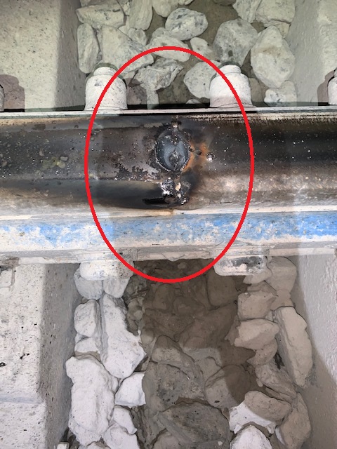 The trains' current should be diverted round that insulation using cables and a widget called an "impedance bond". When that widget goes wrong, the current tries to jump the insulation and... this happens. /4