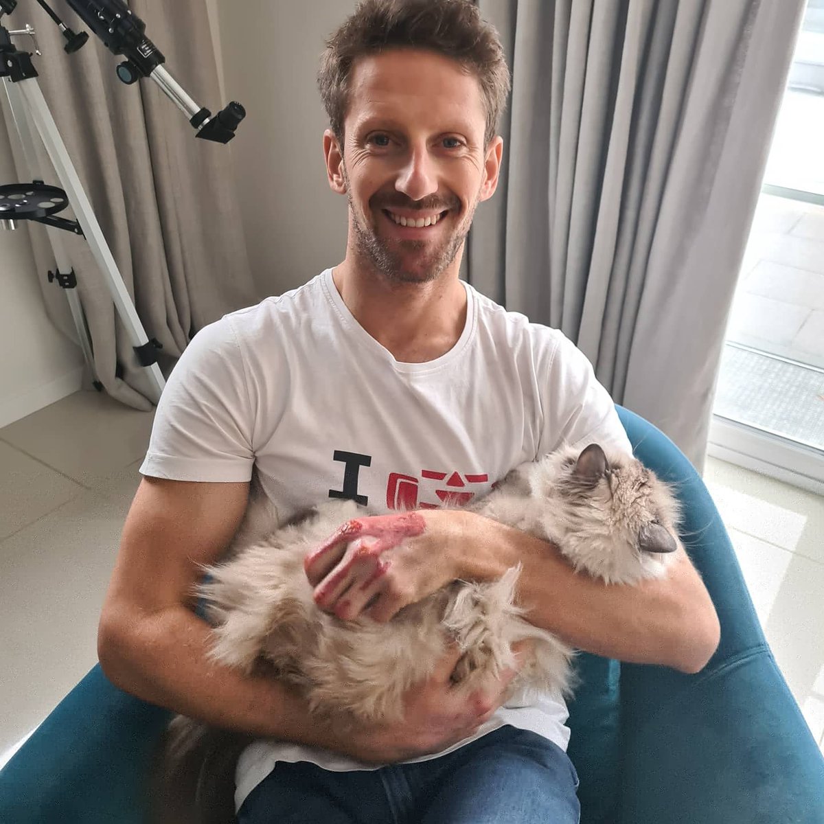 RGrosjean's tweet image. Dressing fully off and Petrus happy!!!
🥰🥰🥰