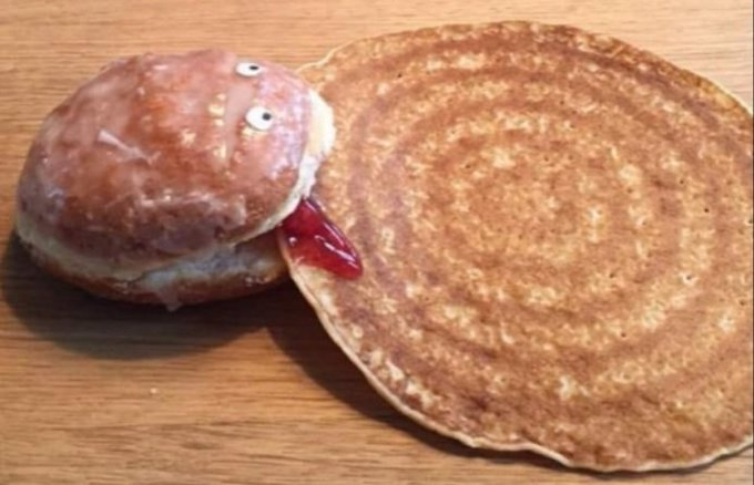 KGAVorsitzender's tweet photo. Pfannkuchen isst Eierkuchen! 
Damit das ein für alle Mal klar ist! #Servicetweet https://t.co/tvt5dEiod2