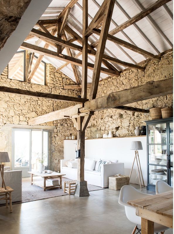 boma_interieur's tweet photo. Réhabiliter une grange pour en faire votre habitation ou la transformer en loft ? Pleines de charme, avec de  belle hauteur sous plafond, laissez votre imagination. Vous pouvez tout changer, créer la maison de vos rêves, garder l'ambiance de l'ancienne ou tout changer https://t.co/ZDto7pzT6c