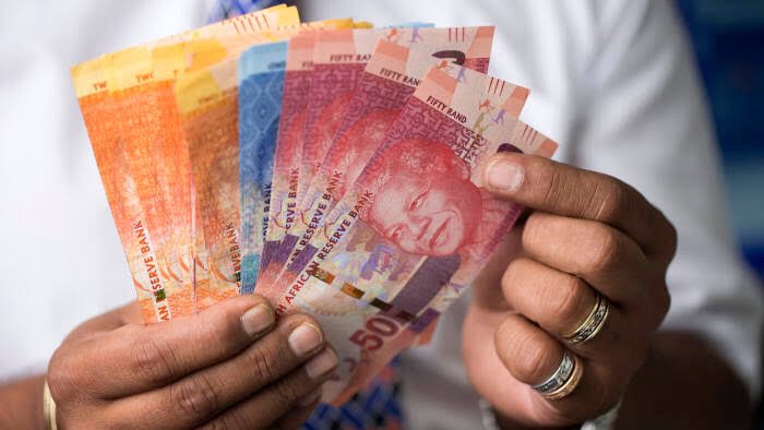 Radio 2000 tweet media