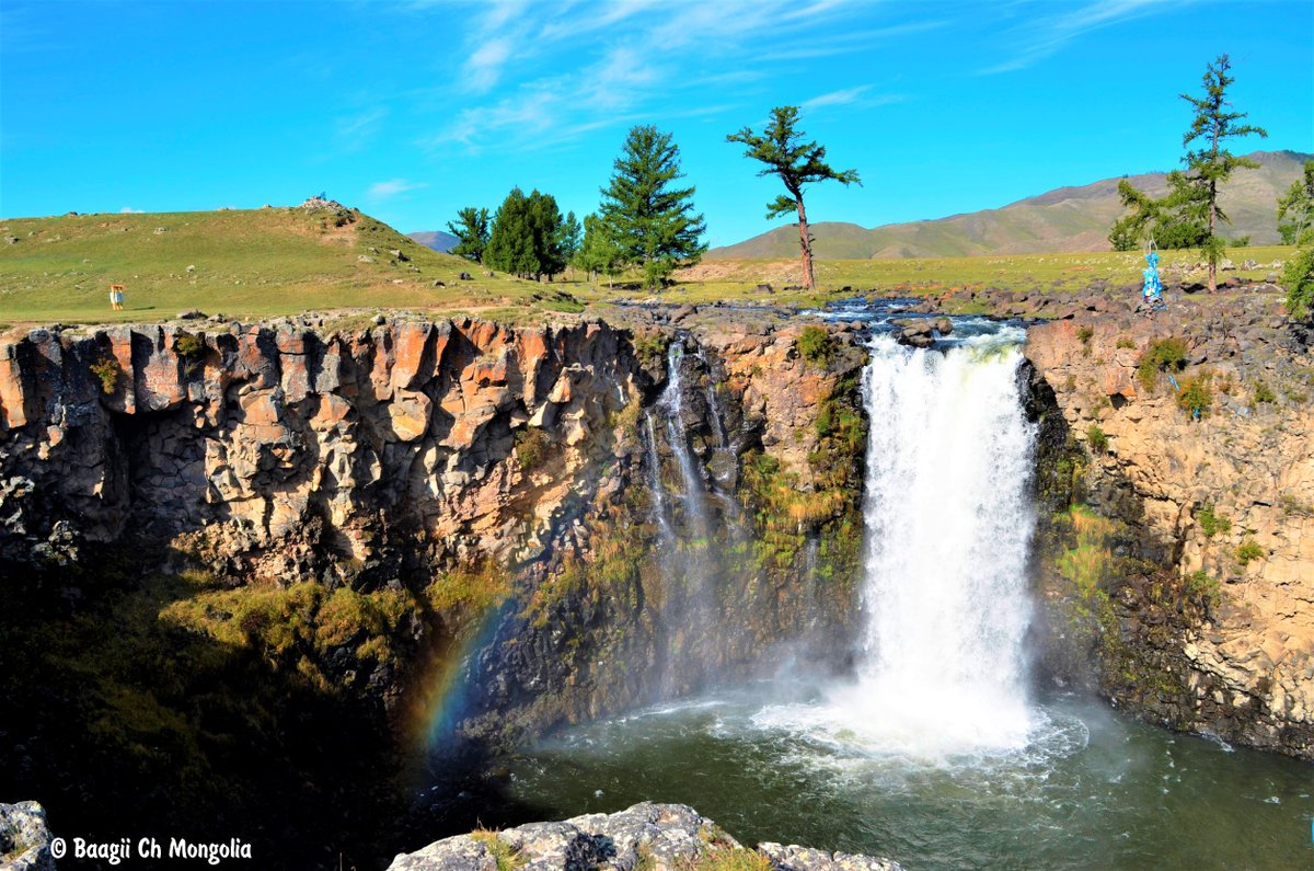 Улаанцутгалан хүрхрээ
Өвөрхангай аймгийн Бат-Өлзий сум