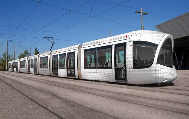 Jean-Michel Blanquer as a tramway, a thread 