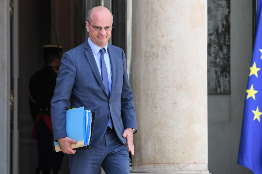 Jean-Michel Blanquer as a tramway, a thread 